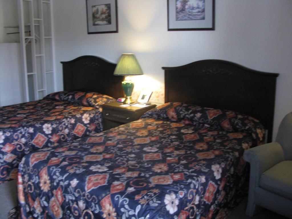 Chipican Motel Sarnia Szoba fotó